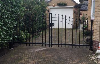 Prachtige Sierpoort in Apeldoorn chevalier sierpoort
