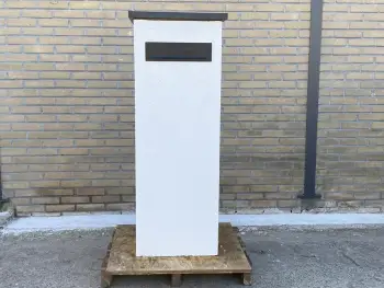 gemetselde-poer-gestuct-met-brievenbus