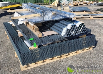 Dubbelstaafmat hekwerken op een pallet Dubbelstaafmat hekwerken op een pallet