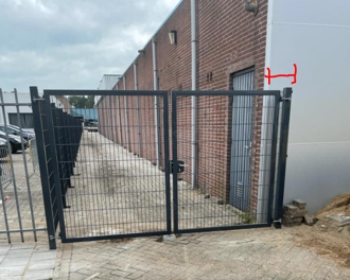 Een standaard maat dubbele poort is vaak niet de mooiste oplossing Een standaard maat dubbele poort is vaak niet de mooiste oplossing