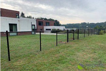 Hekwerk palen en gaashekwerk geplaatst in Arnhem