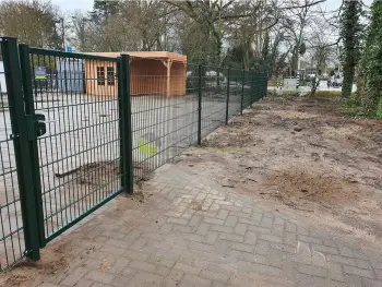 Dubbelstaafmat enkele poort gemonteerd in Doetinchem