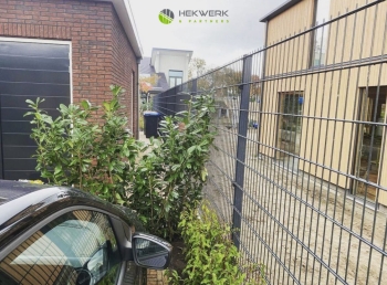 Dubbelstaafmat hekwerk geplaatst in Amersfoort, Utrecht Dubbelstaafmat hekwerk in Amersfoort