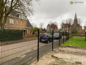 Dubbelstaafmat hekwerk met een motief geleverd in Hoofddorp