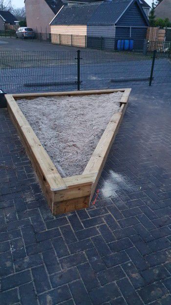 Een dubbelstaafmat hekwerk geplaatst in Havelte bij een basisschool.