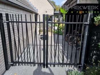 Artifence dubbele poort geleverd in Groenlo in Gelderland