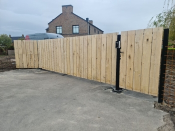 Houtinleg schuifpoort en looppoort in 's Gravensande